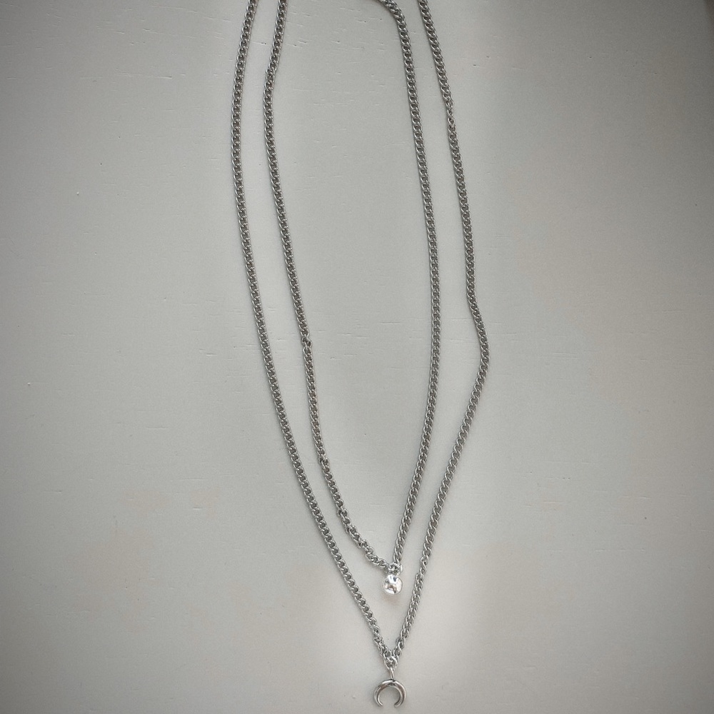 ✨HP✨ Layered Half Moon Necklace 🌙 - Picture 3 of 5